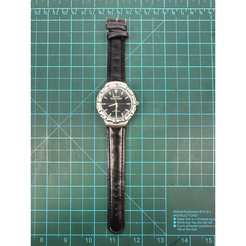 Sports Illustrated Quartz Watch Tachymeter Leather Strap 21-493 NEW BATTERY
